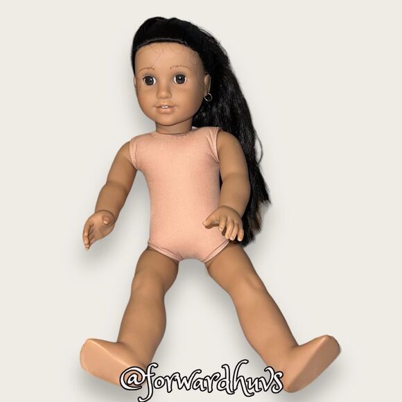 American Girl 18” Doll with Rolling Carrying Case - Picture 4 of 12